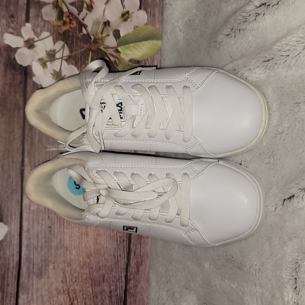 New white filas